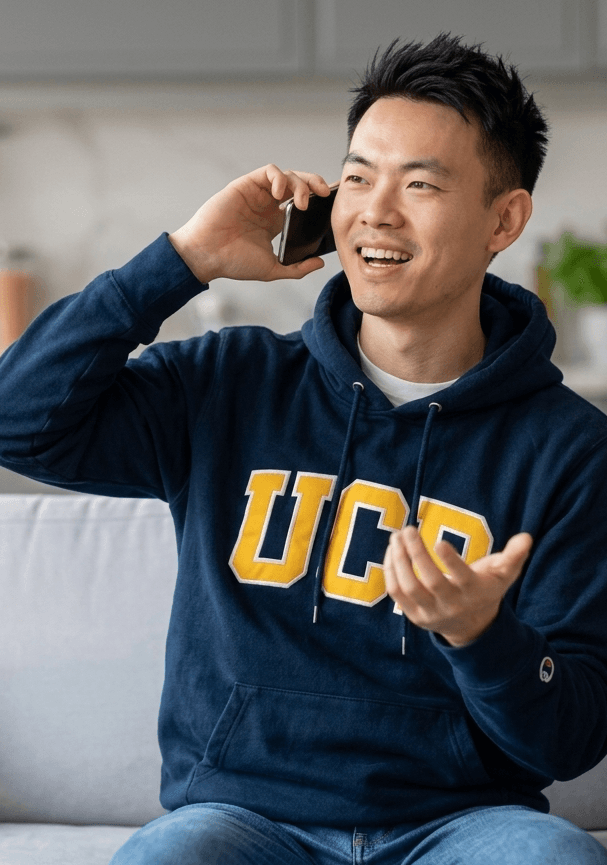 Reach Forward 顾问的肖像照，身穿 UC Berkeley 卫衣。